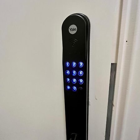 Old Town Apartment - Self Check In Voru Exterior photo
