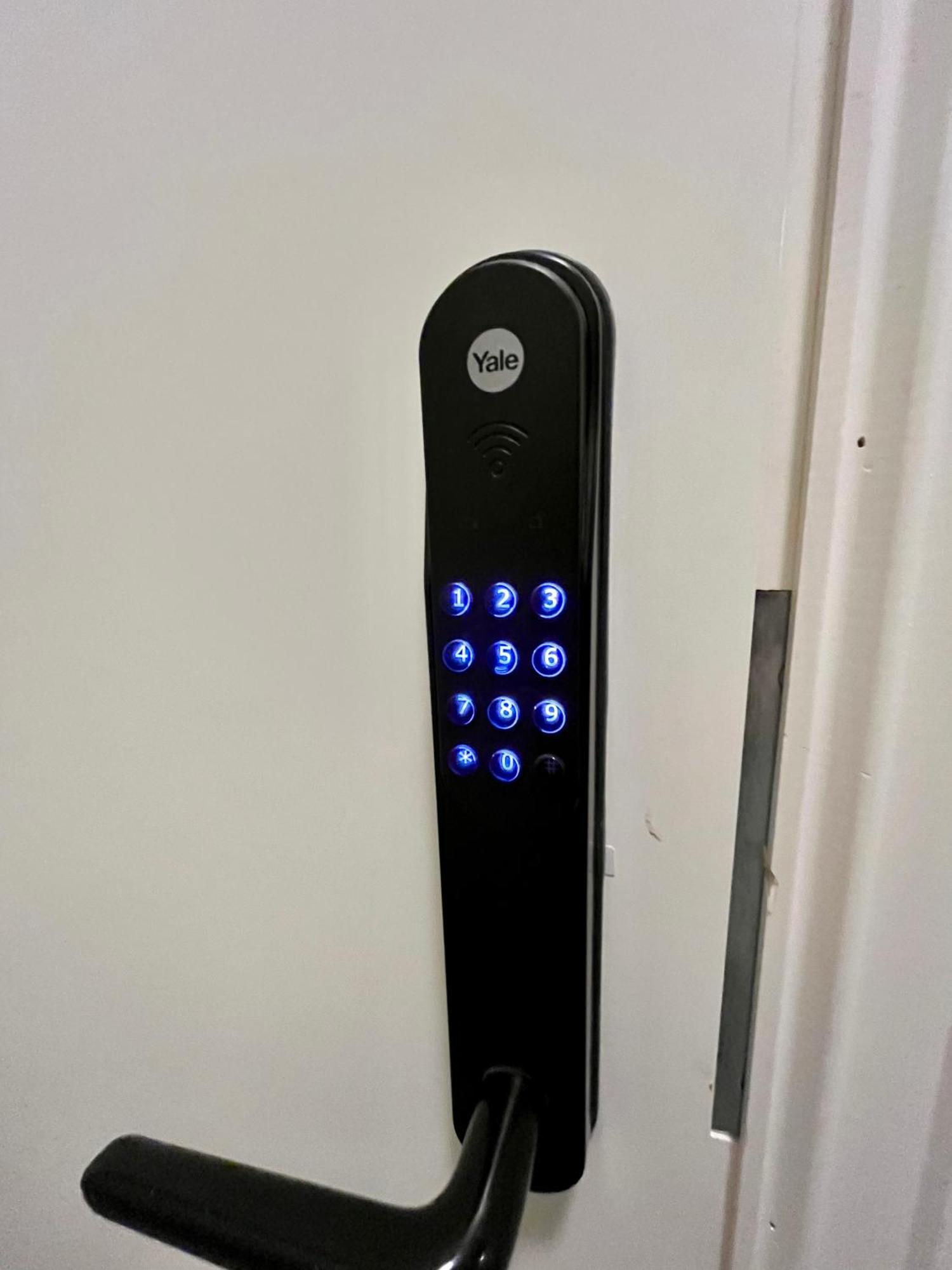 Old Town Apartment - Self Check In Voru Exterior photo