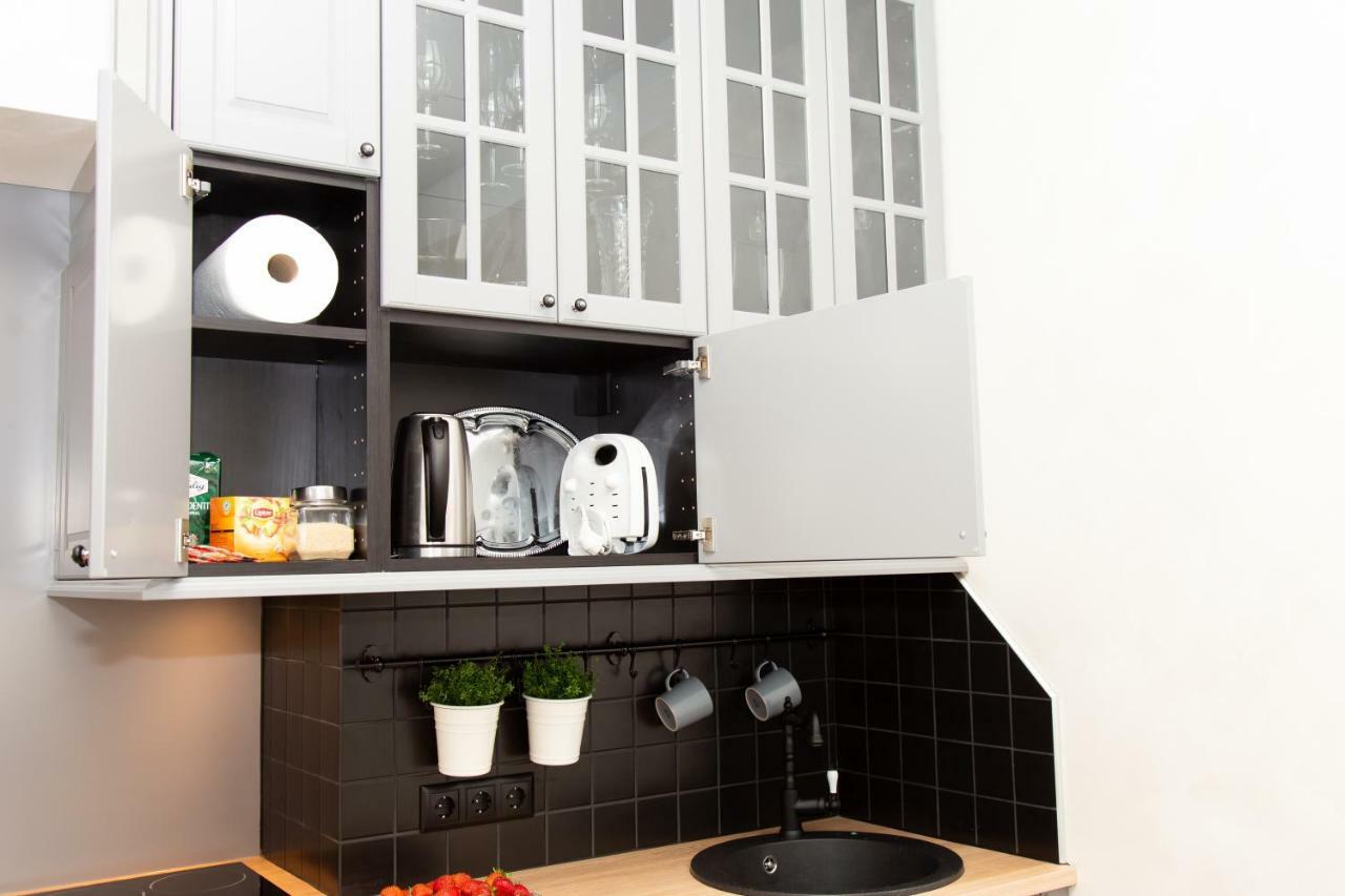 Old Town Apartment - Self Check In Voru Exterior photo